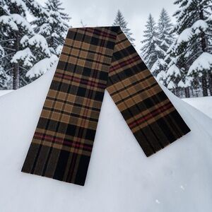 Line Of Trade 100% Merino Wool Unisex Scarf Highlands Plaid Black Gold Red